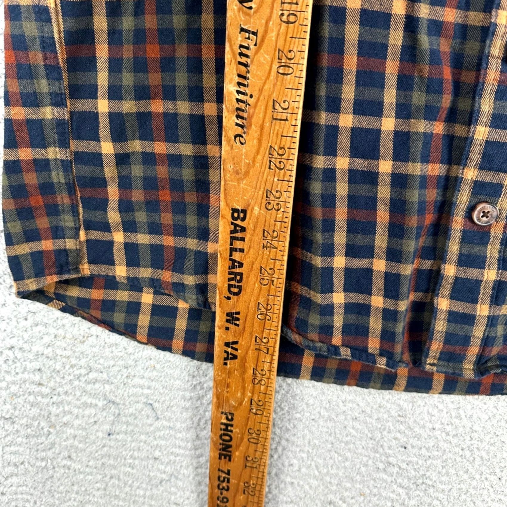 Duluth Trading Company Duluth Trading Co. Shirt Button Down Mens Medium Blue Tan Plaid Pocket Relaxed Size US M / EU 48-50 / 2 - 7 Thumbnail