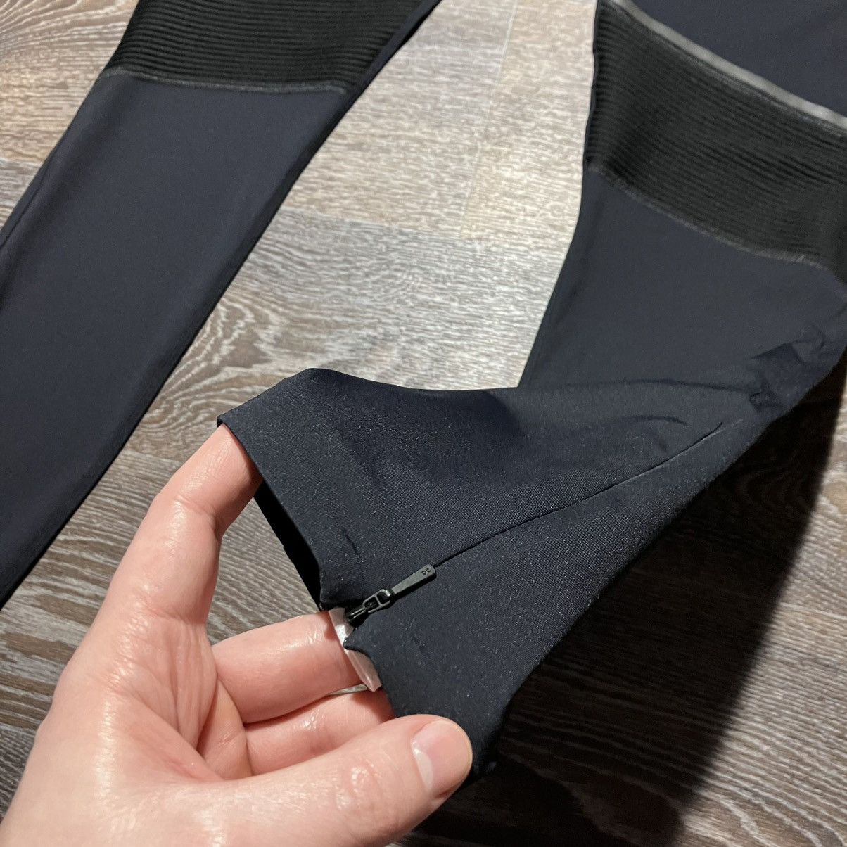 On ON Swiss Engineering Running Tights Long Compression Pants Size US 34 / EU 50 - 7 Thumbnail