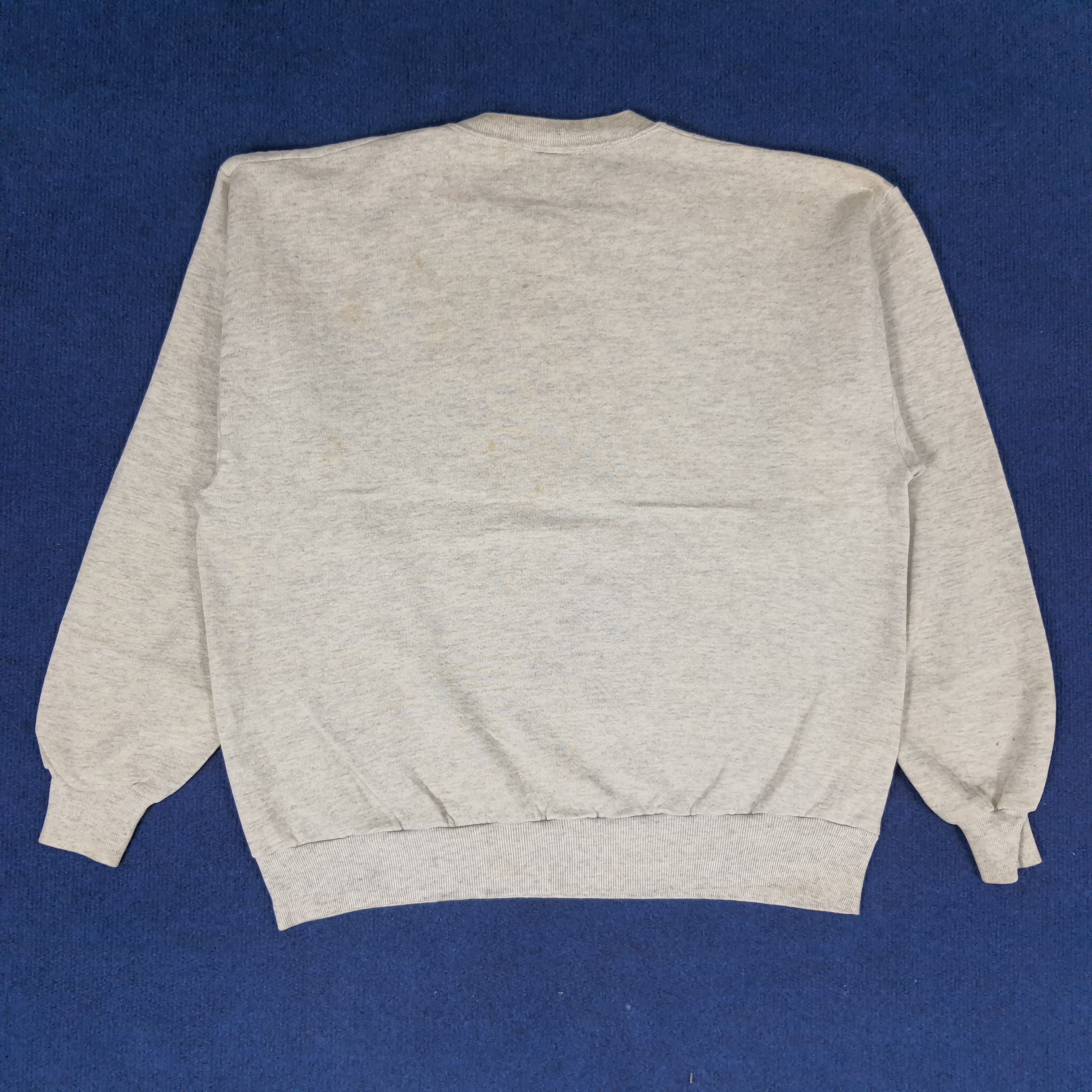 Disney × Vintage Vintage Winnie The Pooh Embroidered Sweatshirts Size US L / EU 52-54 / 3 - 3 Thumbnail