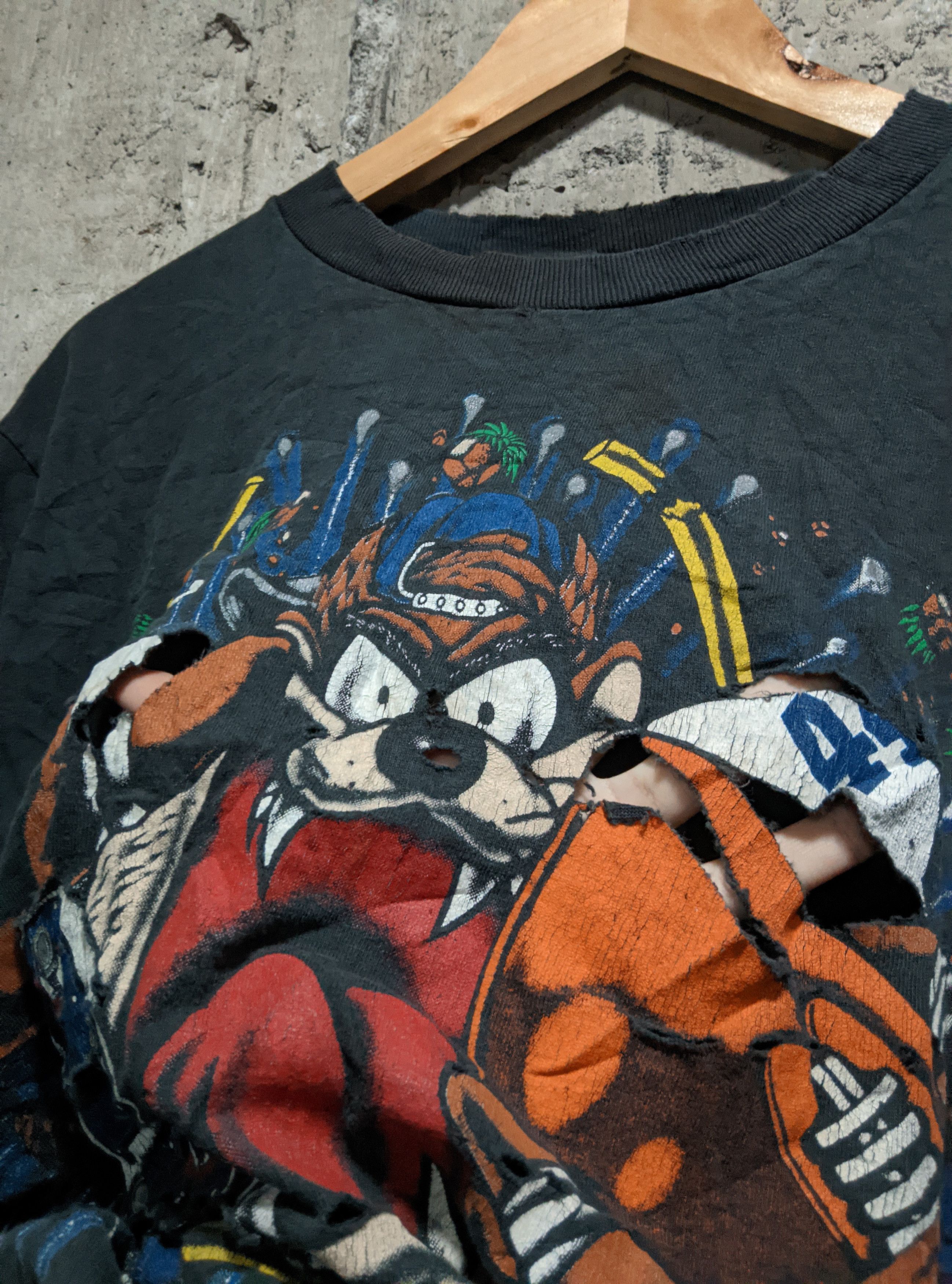 NFL Vintage 1993 destroyed Taz Dallas Cowboys aop t shirt Size US M / EU 48-50 / 2 - 8 Thumbnail