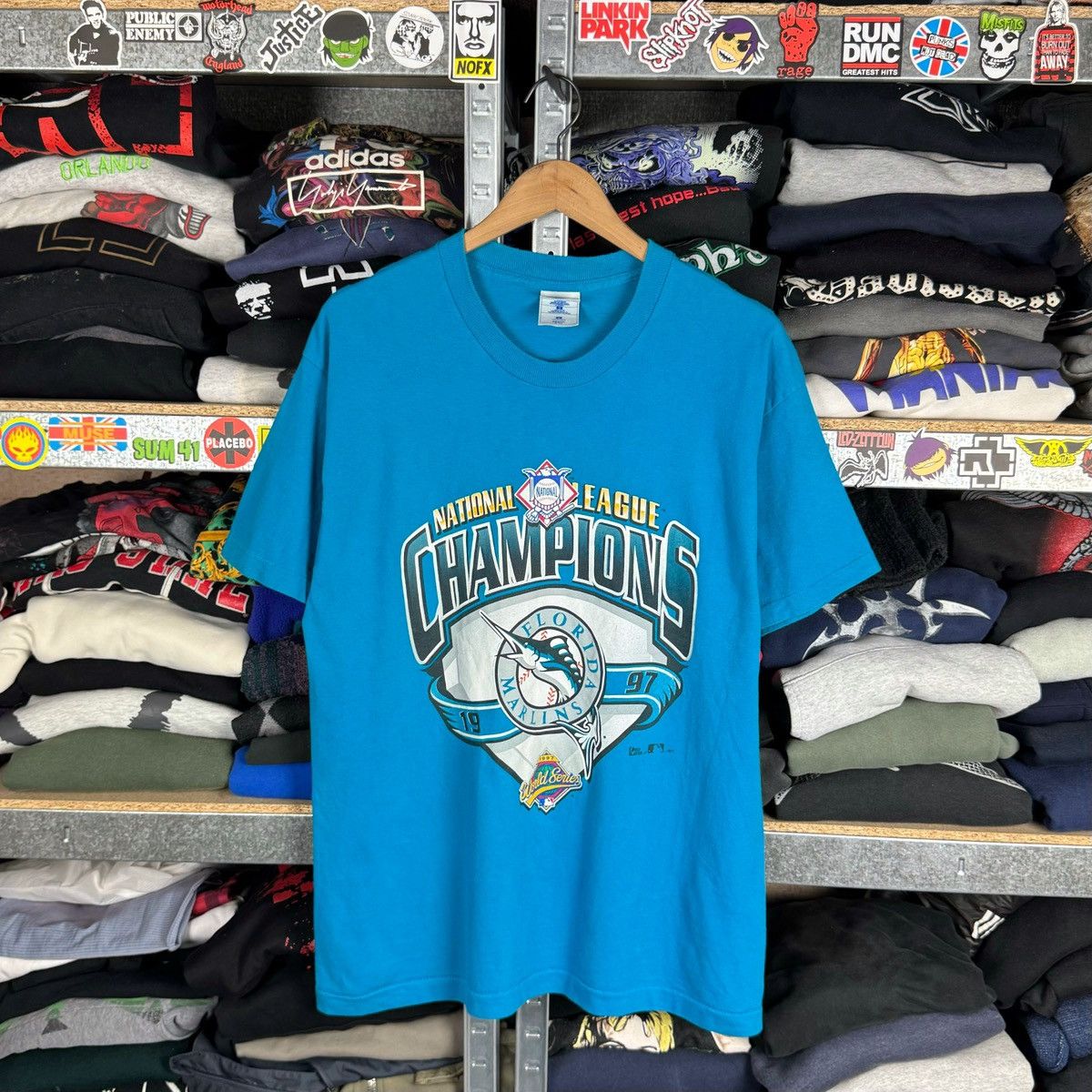 MLB × Pro Player × Vintage VINTAGE 1997 FLORIDA MARLINES WORLD SERIES CHAMPIONS T-SHIRT Size US L / EU 52-54 / 3 - 1 Thumbnail