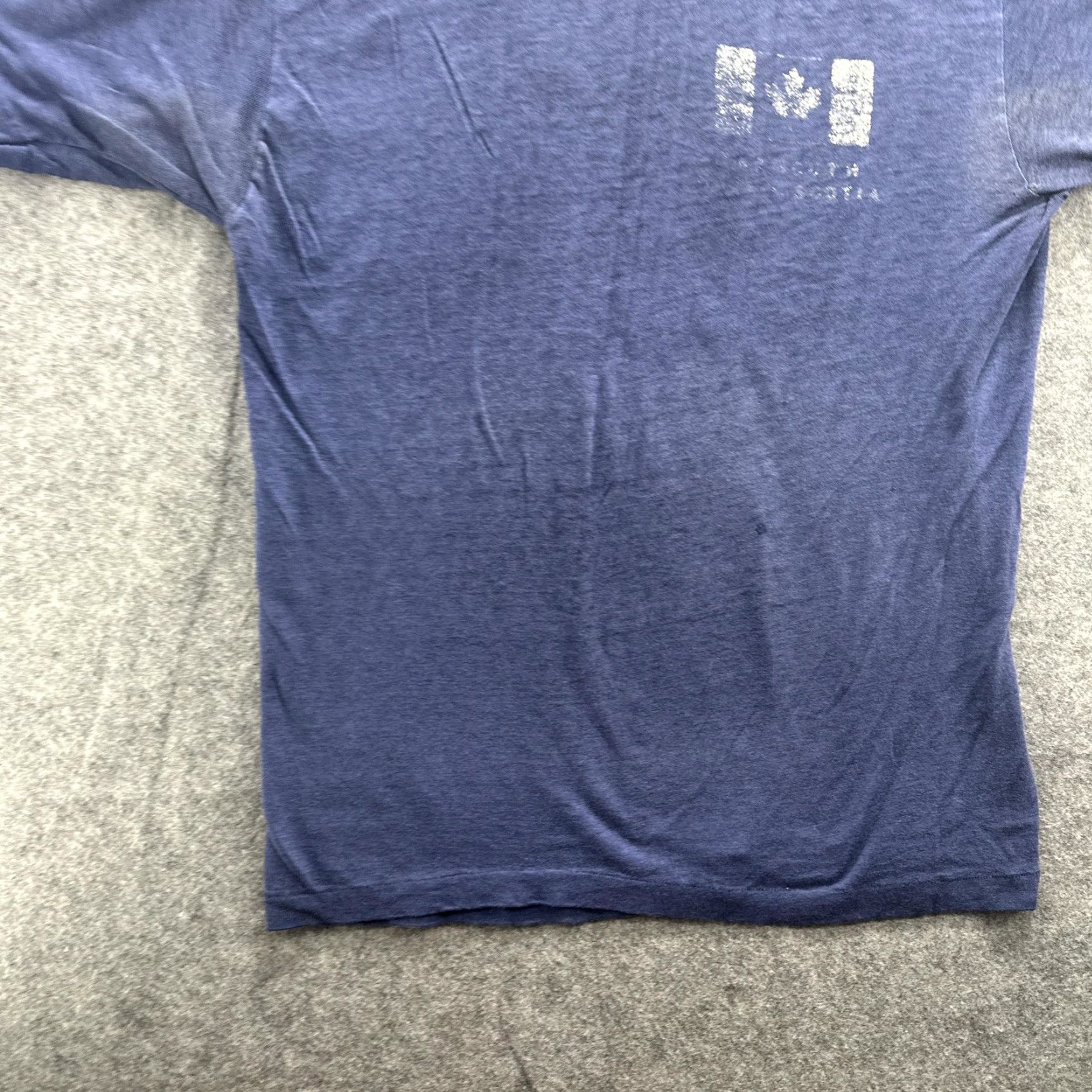 Vintage VINTAGE Canada Flag Shirt Mens Small Blue Faded Graphic Short Sleeve Casual Tee Size US L / EU 52-54 / 3 - 4 Thumbnail