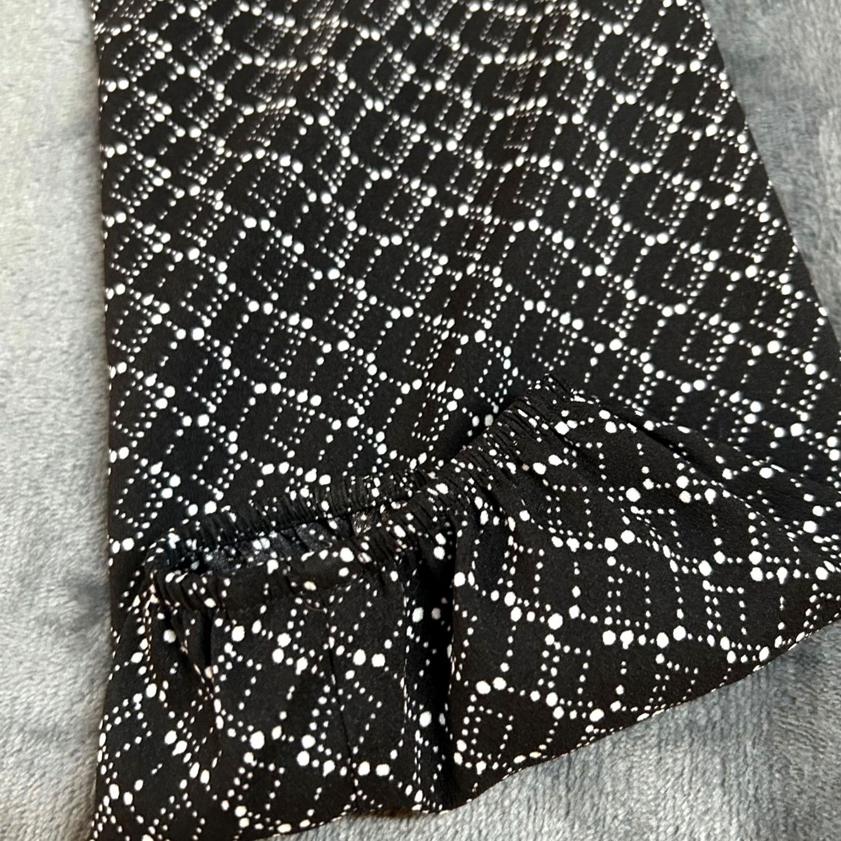 Ann Taylor VINTAGE Ann Taylor Black White Geometric Print Long Sleeve Blouse Womens Size 0 Career Size XS / US 0-2 / IT 36-38 - 5 Thumbnail