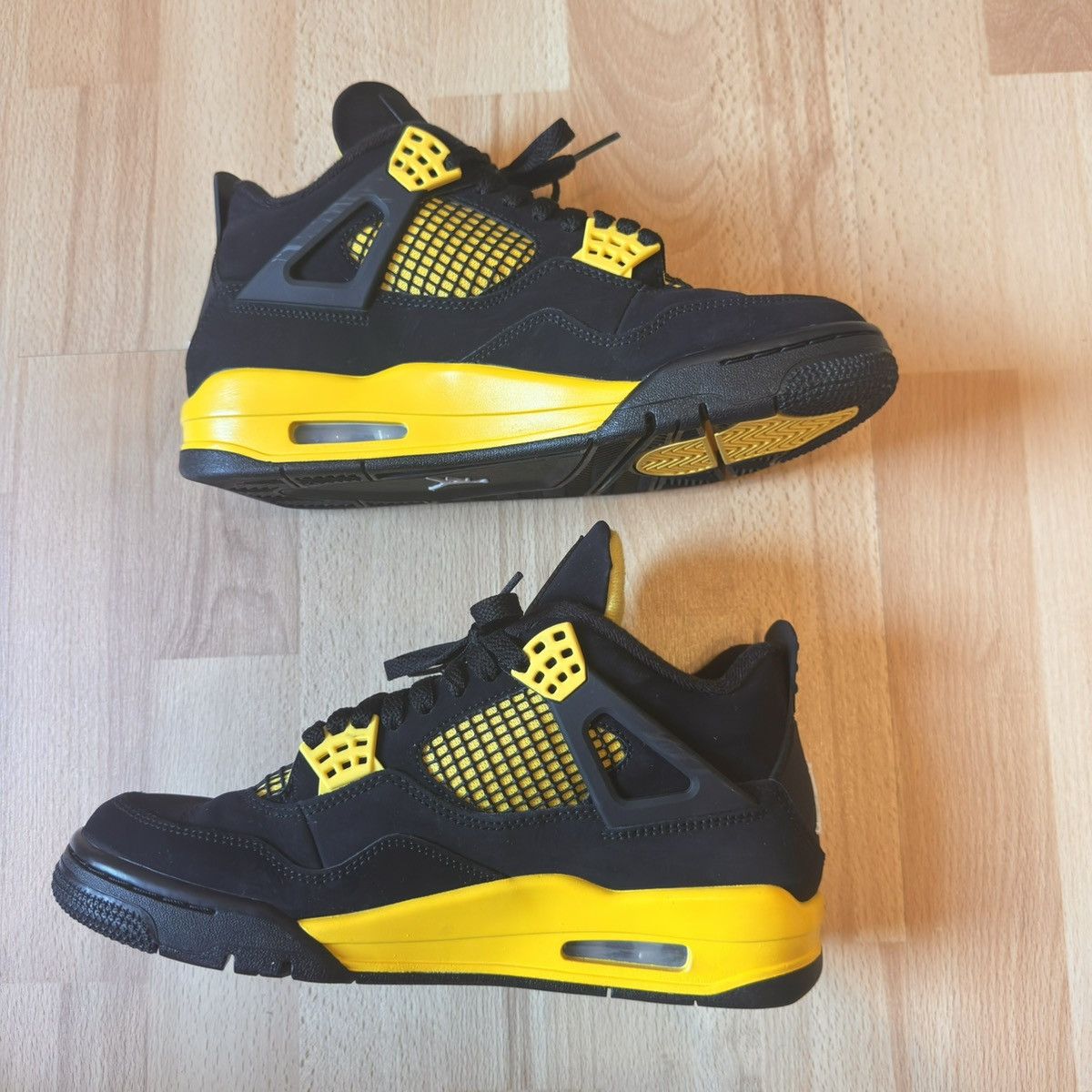 Jordan Brand Jordan 4 thunder 2023 Size US 7.5 / EU 40-41 - 4 Thumbnail