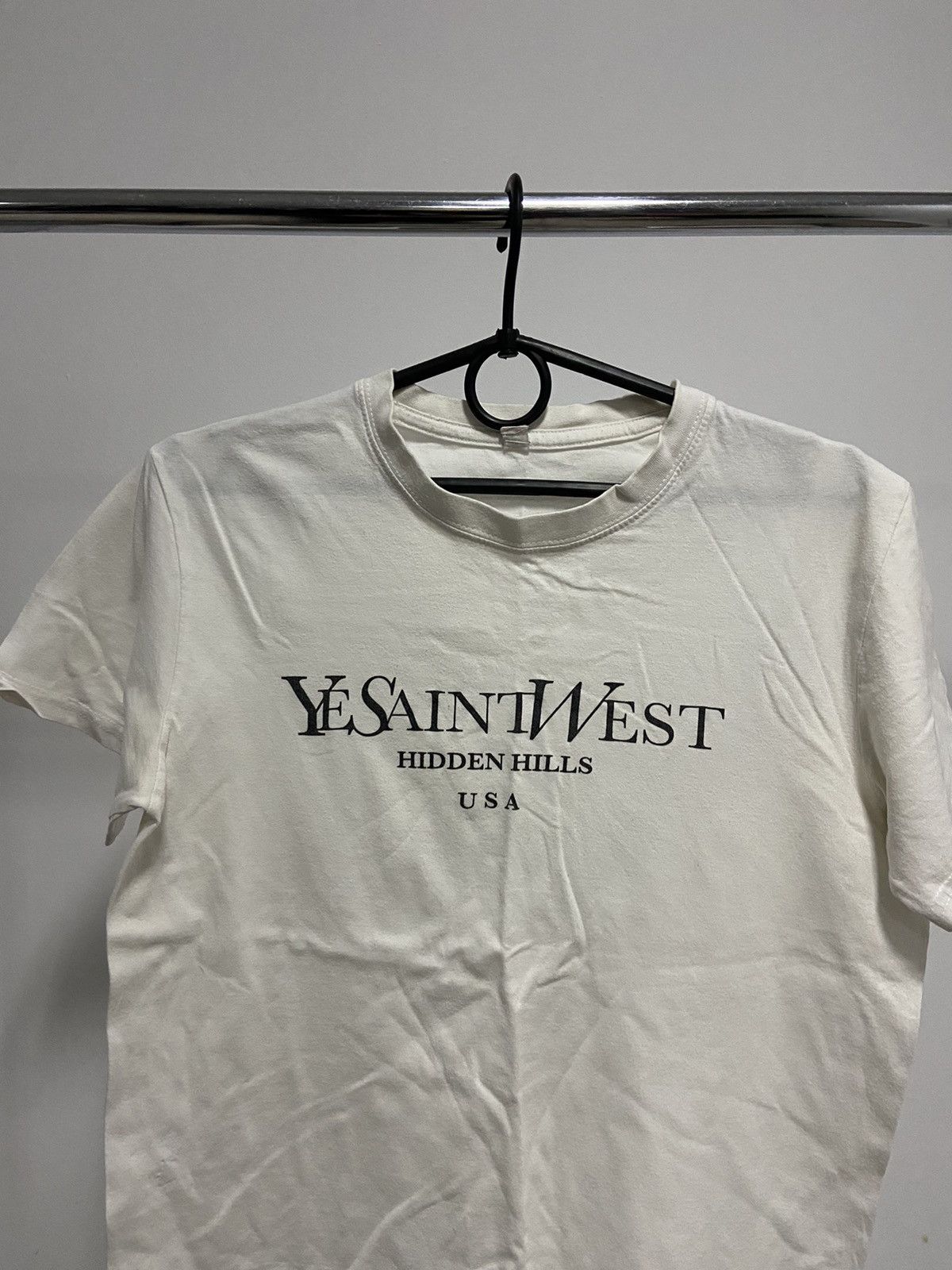 Kanye West × Rap Tees × Vintage YeSaintWest Kanye West Vintage T Shirt Big Logo USA Size US S / EU 44-46 / 1 - 2 Thumbnail