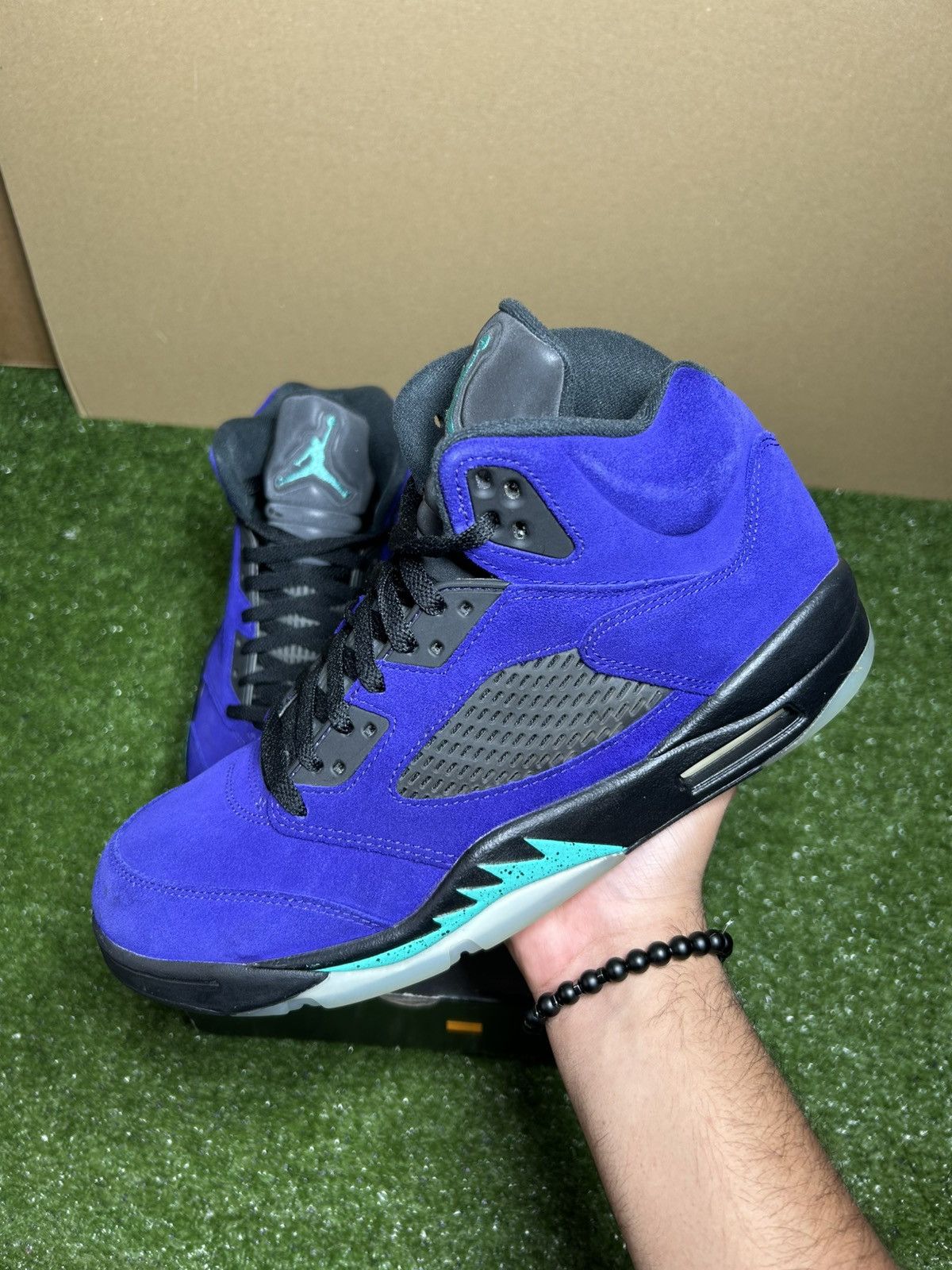 Jordan Brand Jordan 5 alternate grape 2020 Size US 9.5 / EU 42-43 - 2 Thumbnail