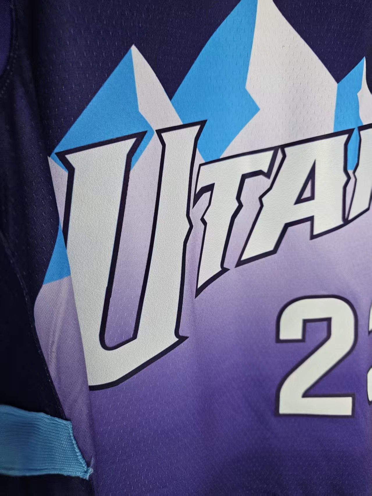 NBA Utah Jazz #23 Lauri Markkanen Jersey Size US S / EU 44-46 / 1 - 3 Thumbnail