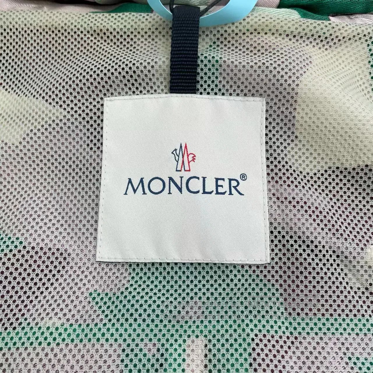 Moncler Moncler Camouflage Hooded Jacket. Size M / US 6-8 / IT 42-44 - 3 Thumbnail
