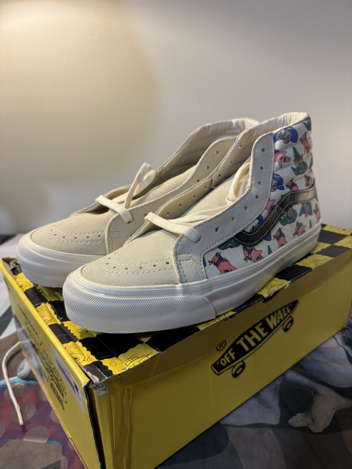 Vans Spongebob OG SK8-Hi LX Size US 10.5 / EU 43-44 - 3 Thumbnail