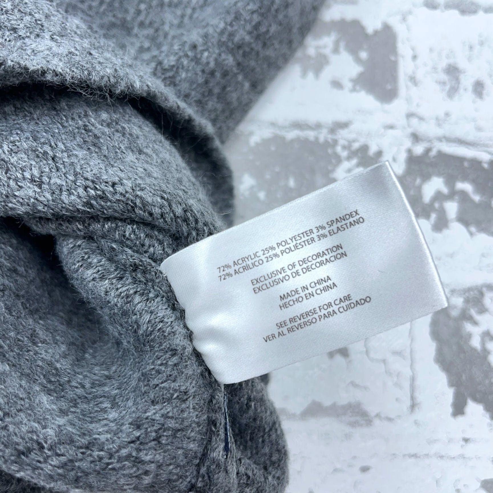 Gap Gap Men Sweater XXL Gray Crew Neck Pullover Knit Acrylic Polyester All Seasons Casual Modern Preppy Sports 2XL Mens Size US XXL / EU 58 / 5 - 4 Thumbnail