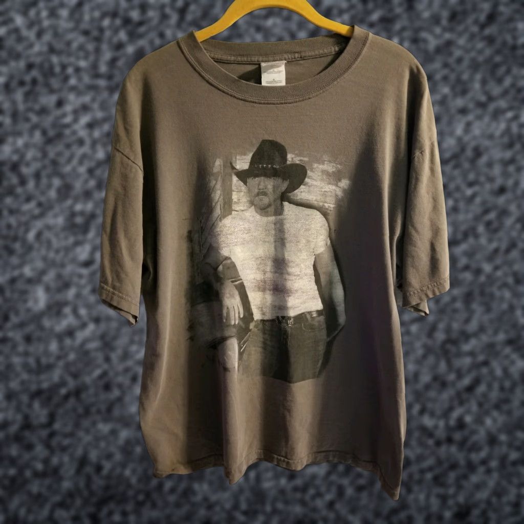 Gildan VINTAGE Mens L Trace Adkins 2006 Dangerous Man Concert Tour Gray T-Shirt Country Music Size US L / EU 52-54 / 3 - 1 Thumbnail