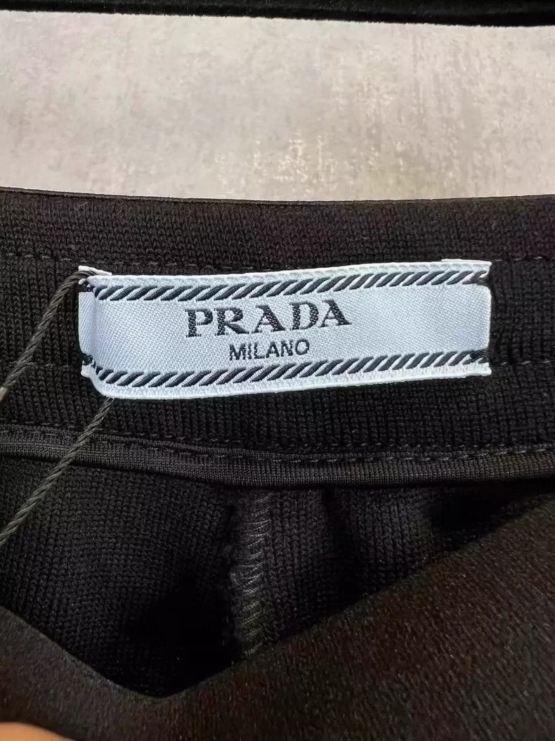 Prada Prada Black Letter Logo Sport Shorts-2506 Size 30" / US 8 / IT 44 - 5 Thumbnail
