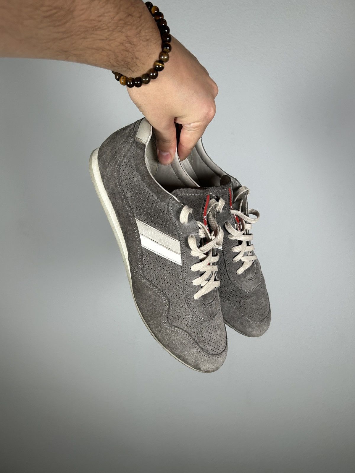 Prada WB! Suede Flat Low Trainers Size US 9 / EU 42 - 2 Thumbnail