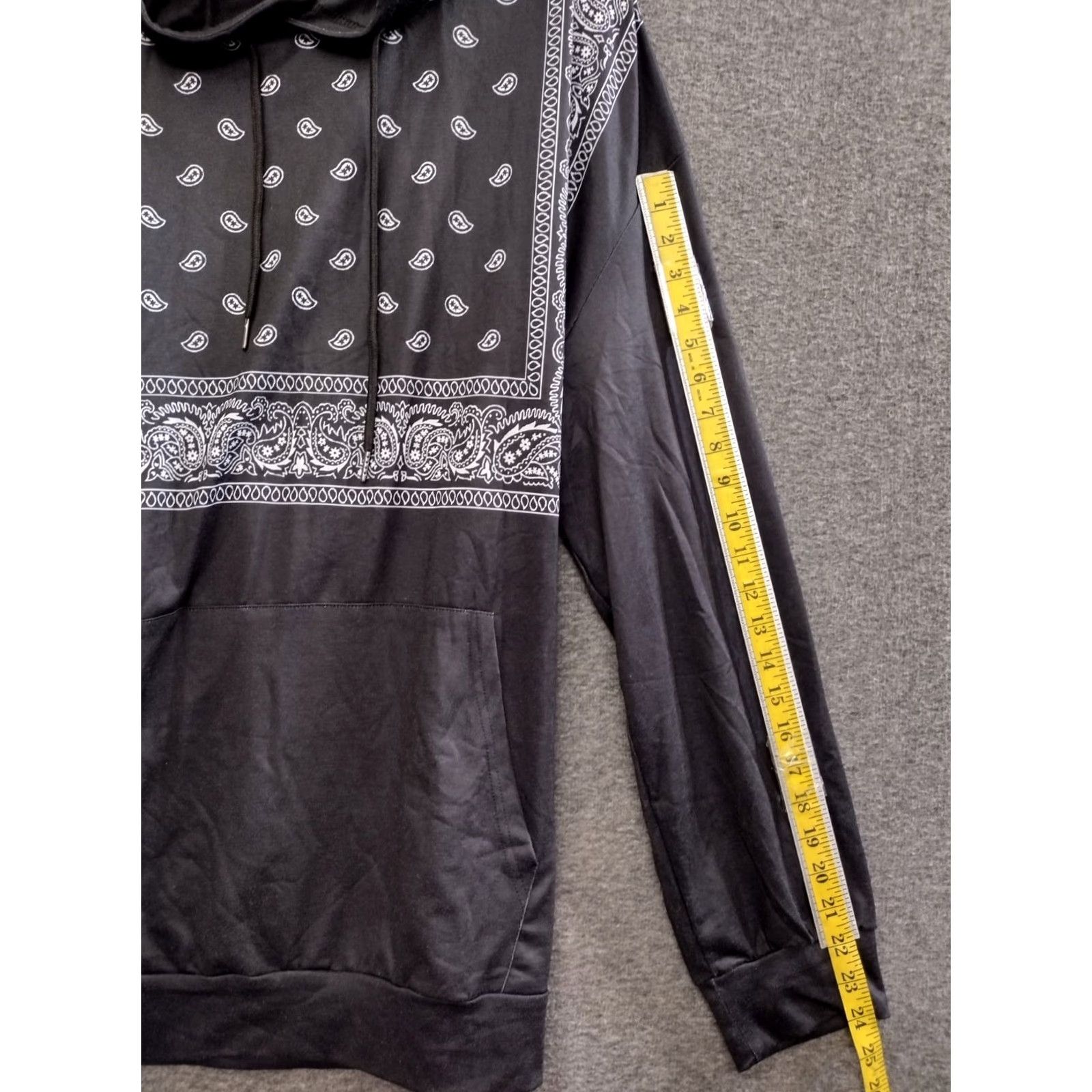 Shein SHEIN Men Plus Paisley Scarf Print Drawstring Hoodie Size 4XL Size US XXL / EU 58 / 5 - 5 Thumbnail
