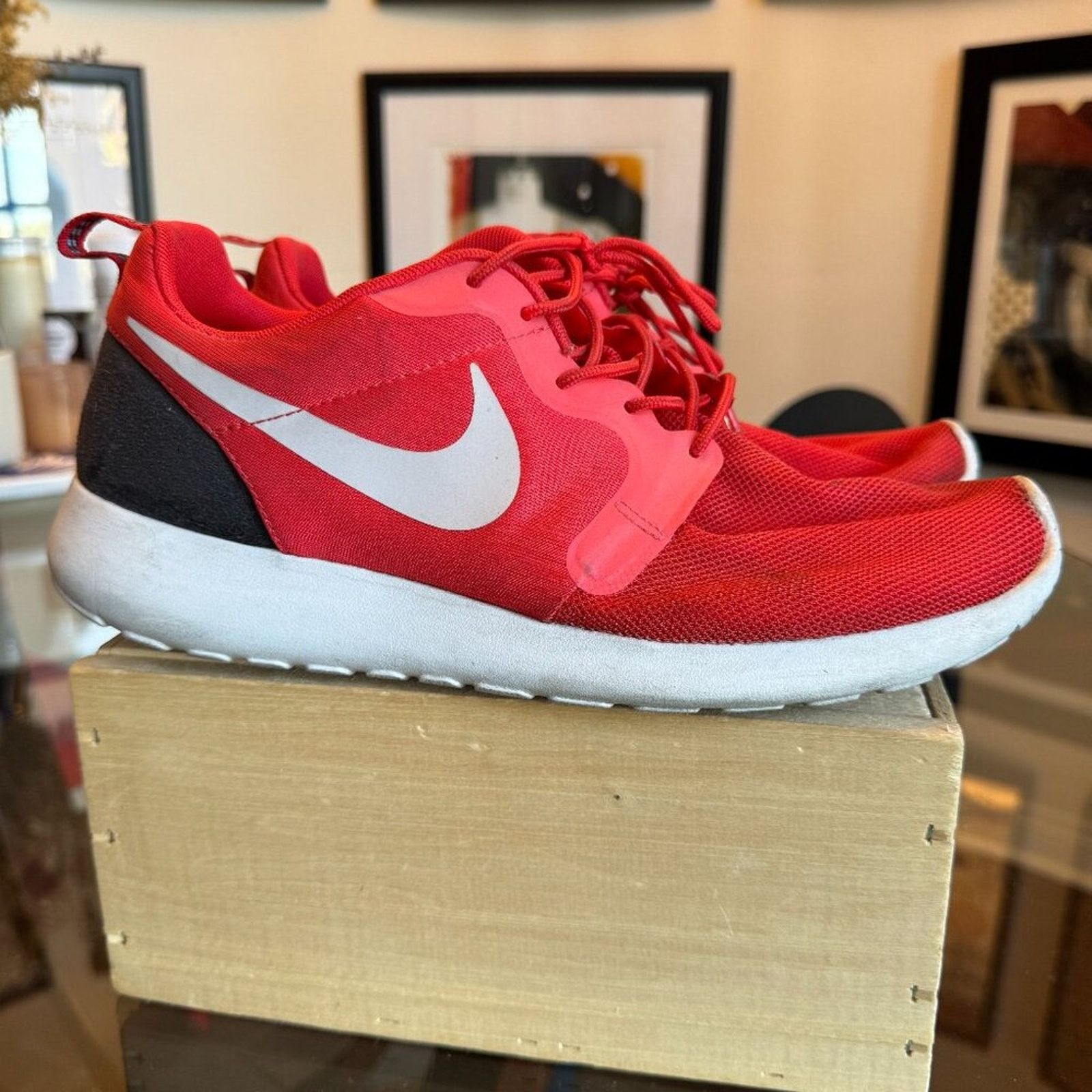 Nike Nike Roshe Run Red White Black, Men’s 10.5, (Fair Condition) Size US 10.5 / EU 43-44 - 1 Thumbnail