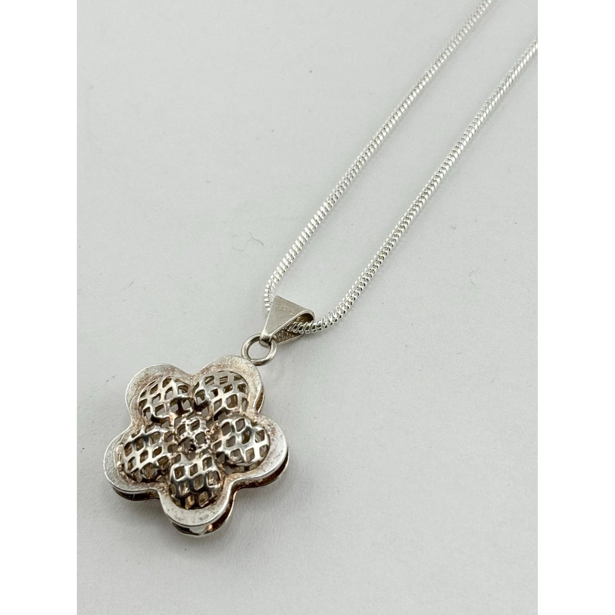 Vintage Vintage 925 puffy filigree flower charm necklace Size ONE SIZE - 4 Thumbnail