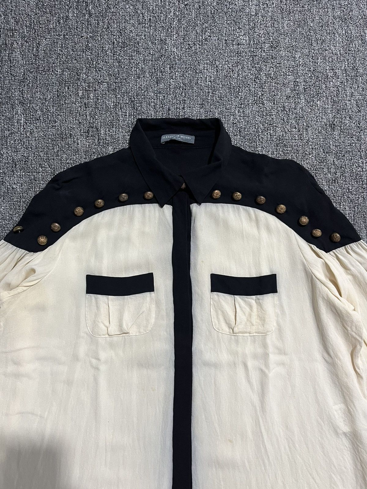 Alexander McQueen FW2011 Alexander McQueen Millitary silk shirt Size XS / US 0-2 / IT 36-38 - 4 Thumbnail