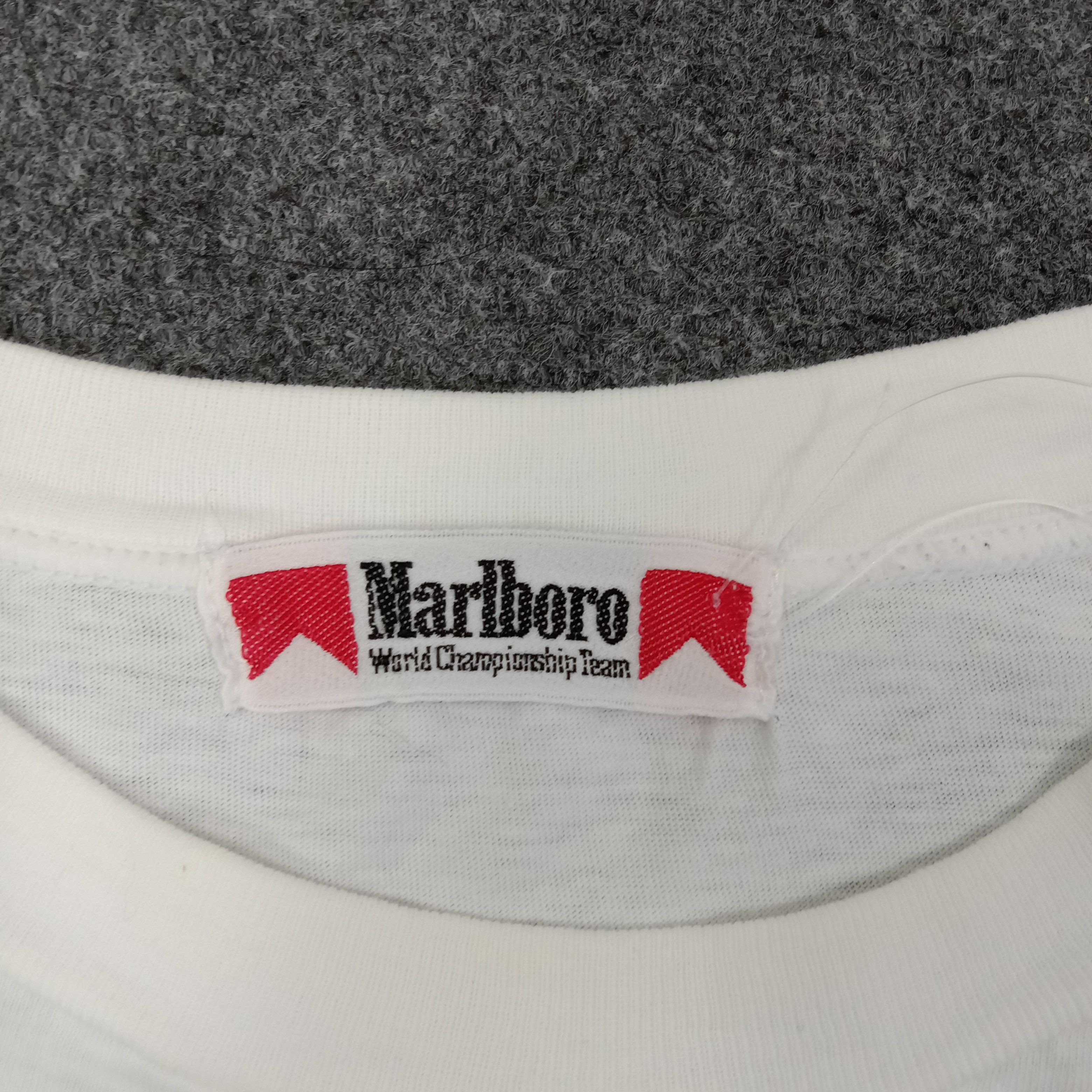 Marlboro Marlboro Ayrton Senna 90s Racing Formula 1 Tshirt C259N44 Size US M / EU 48-50 / 2 - 3 Thumbnail