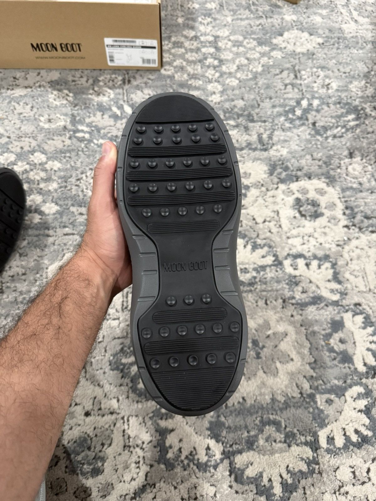 Moon Boot Moon Boots Men’s Luna Chelsea Suede Anthracite Size 10.5 Size US 10.5 / EU 43-44 - 4 Thumbnail