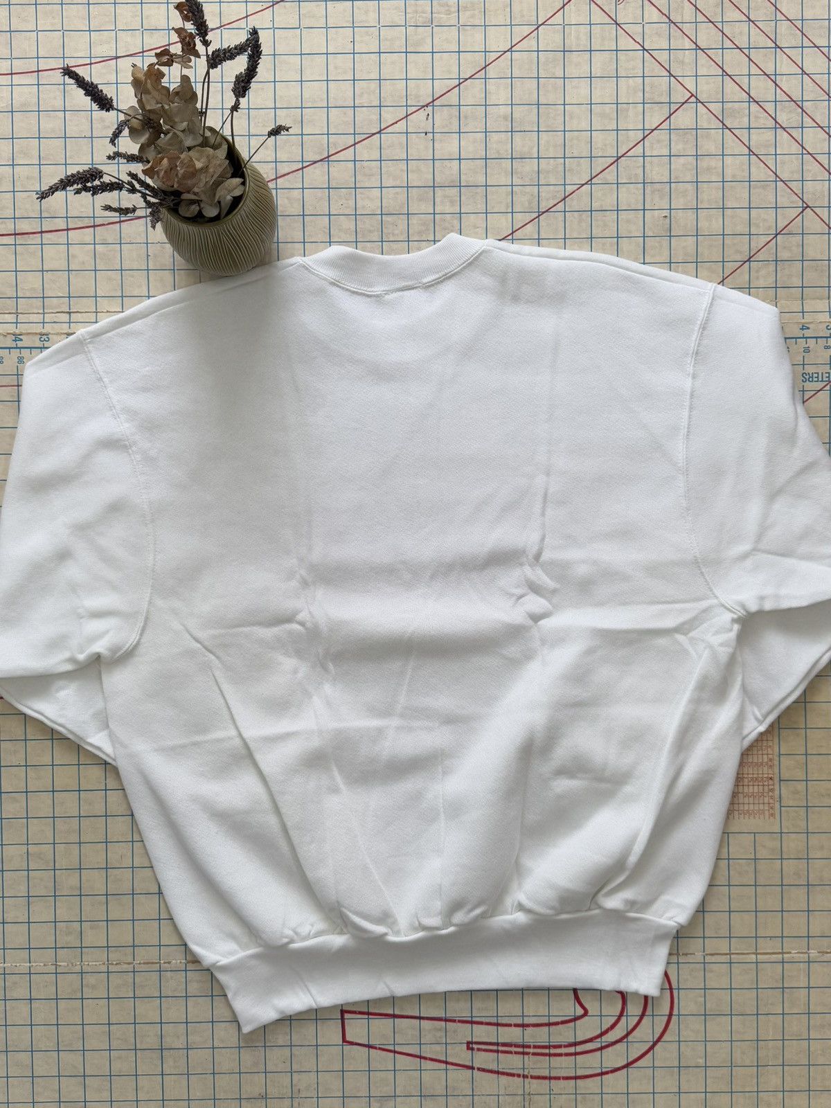 Other × Vintage Vintage Humpty Dumpty Crewneck Sweater White Fits Mens XL Size US XL / EU 56 / 4 - 11 Thumbnail