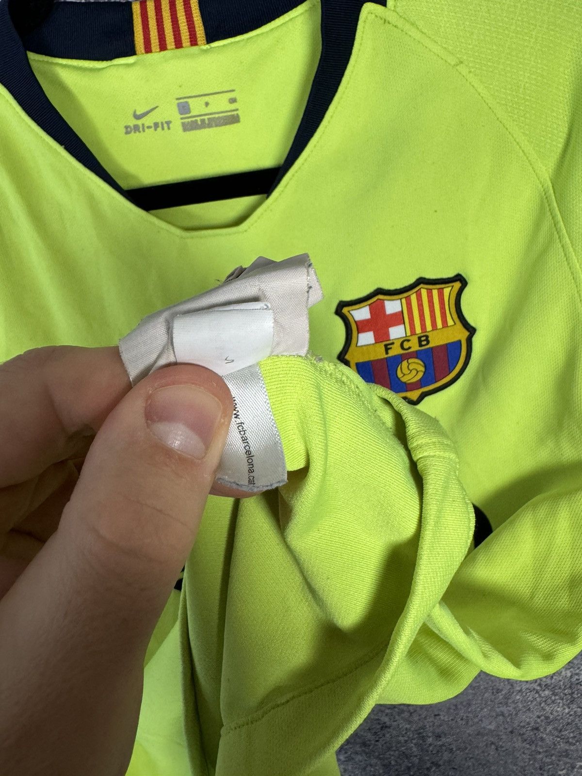 Nike Vintage FC Barcelona 2018/19 Away Nike Soccer Jersey Size US S / EU 44-46 / 1 - 15 Thumbnail