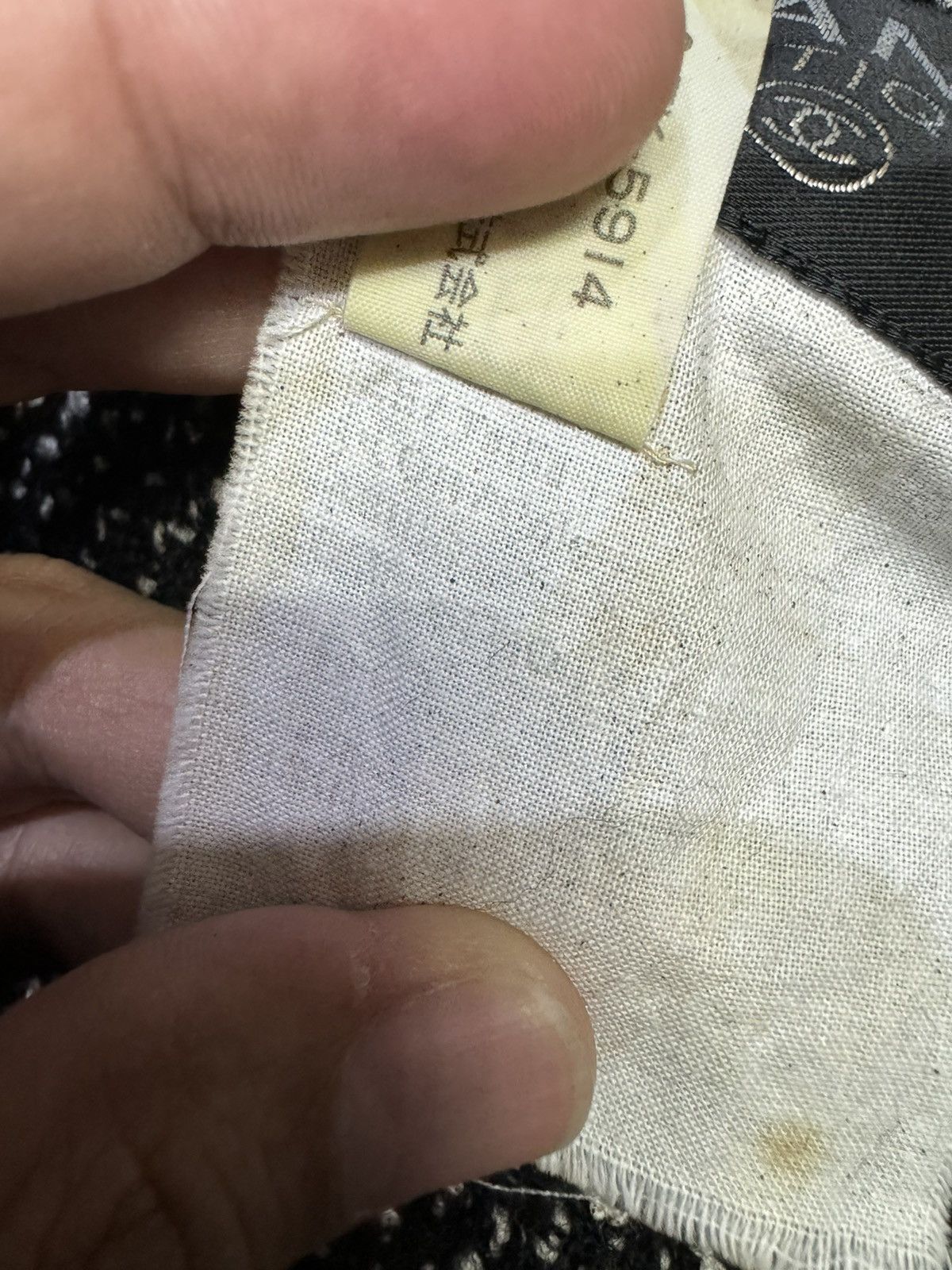Chanel VINTAGE 1980s DISTRESSED CHANEL WAXED TWEED LINING JACKET Size L / US 10 / IT 46 - 9 Thumbnail
