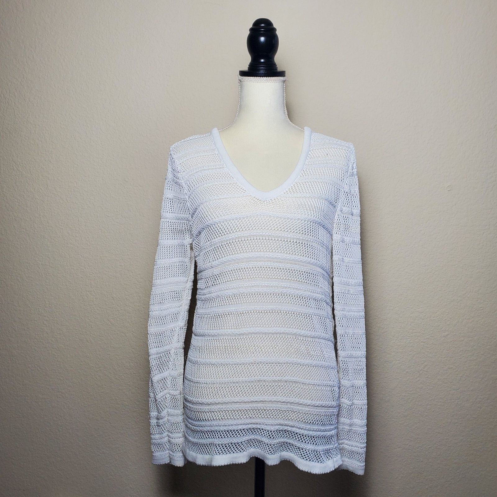 Rag & Bone Rag & Bone White V-Neck Top Medium Size M / US 6-8 / IT 42-44 - 1 Thumbnail