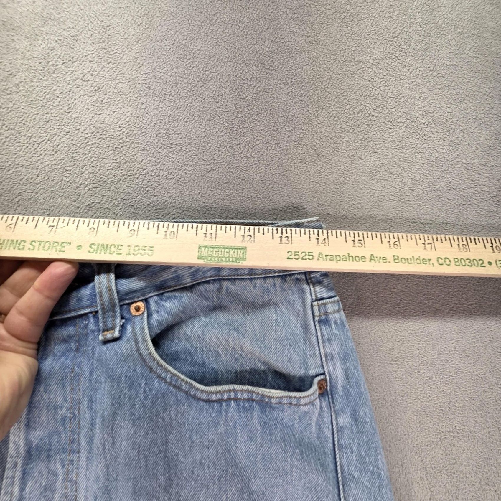 Levi's VINTAGE Levi's 501 Jeans Men's Blue Valencia 555 Straight Button Fly 27x31 Fits 27x31 Jeans Mens Blue 501 XX Denim USA 1990s Size US 27 - 3 Thumbnail