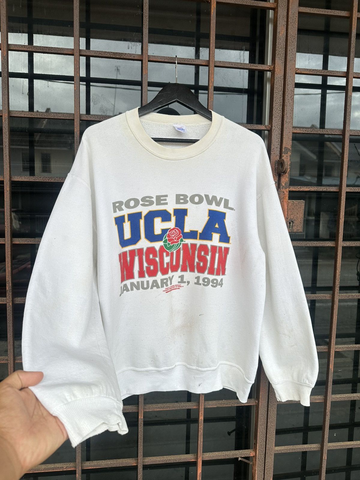 Vintage rare**Vintage 1994 Rose Bowl UCLA Wisconsin Crewneck Size US L / EU 52-54 / 3 - 1 Thumbnail