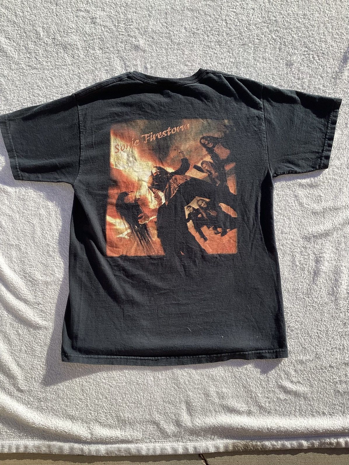Hanes Vintage 2000 dragon force sonic fire storm Hanes band Tshirt Size US M / EU 48-50 / 2 - 2 Thumbnail