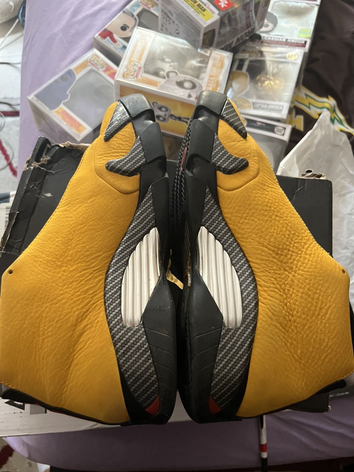 Jordan Brand Reverse Ferrari Size US 6 / EU 39 - 4 Thumbnail