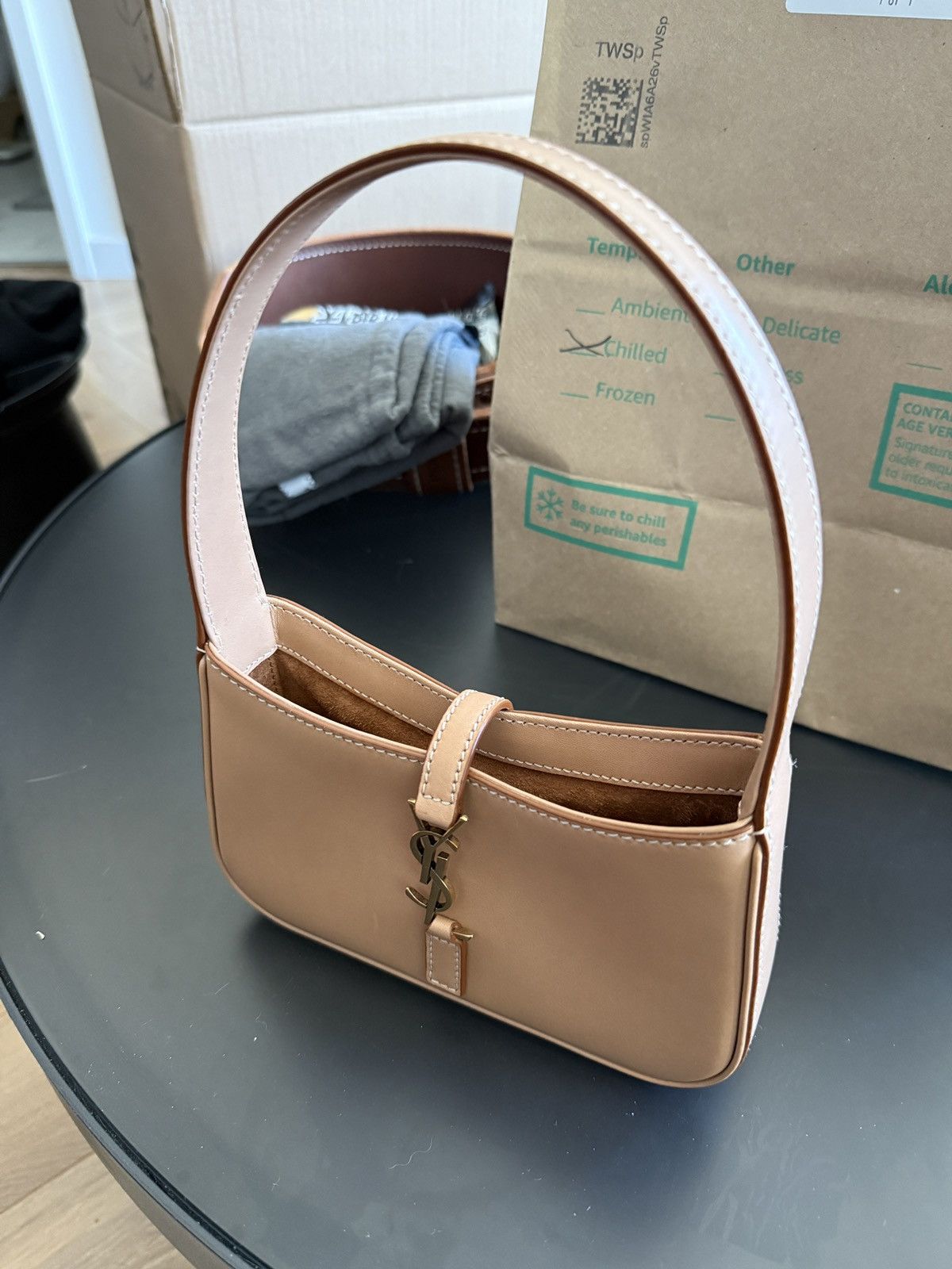 Yves Saint Laurent Saint Laurent (YSL) Le 5 à 7 Mini Hobo Bag Size ONE SIZE - 5 Thumbnail