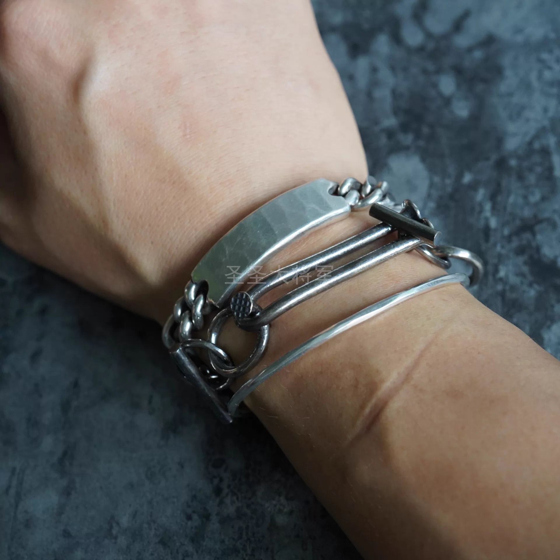 Guidi Guidi Distressed Double Nail Silver M-18 Bracelet Size ONE SIZE - 9 Thumbnail