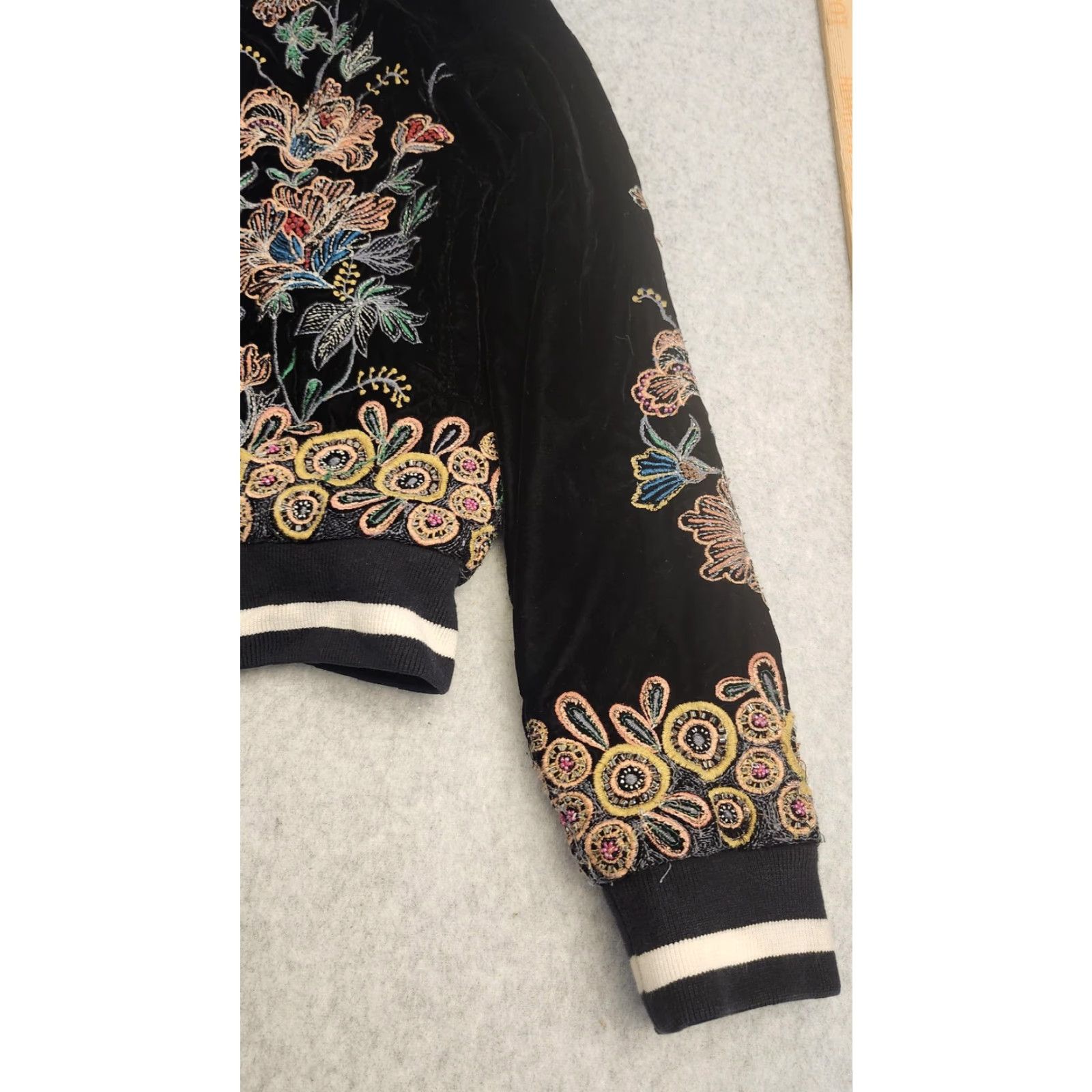 Anthropologie VINTAGE Elevenses Jacket Womens S Black Velvet Embroidered Bomber Size S / US 4 / IT 40 - 2 Thumbnail