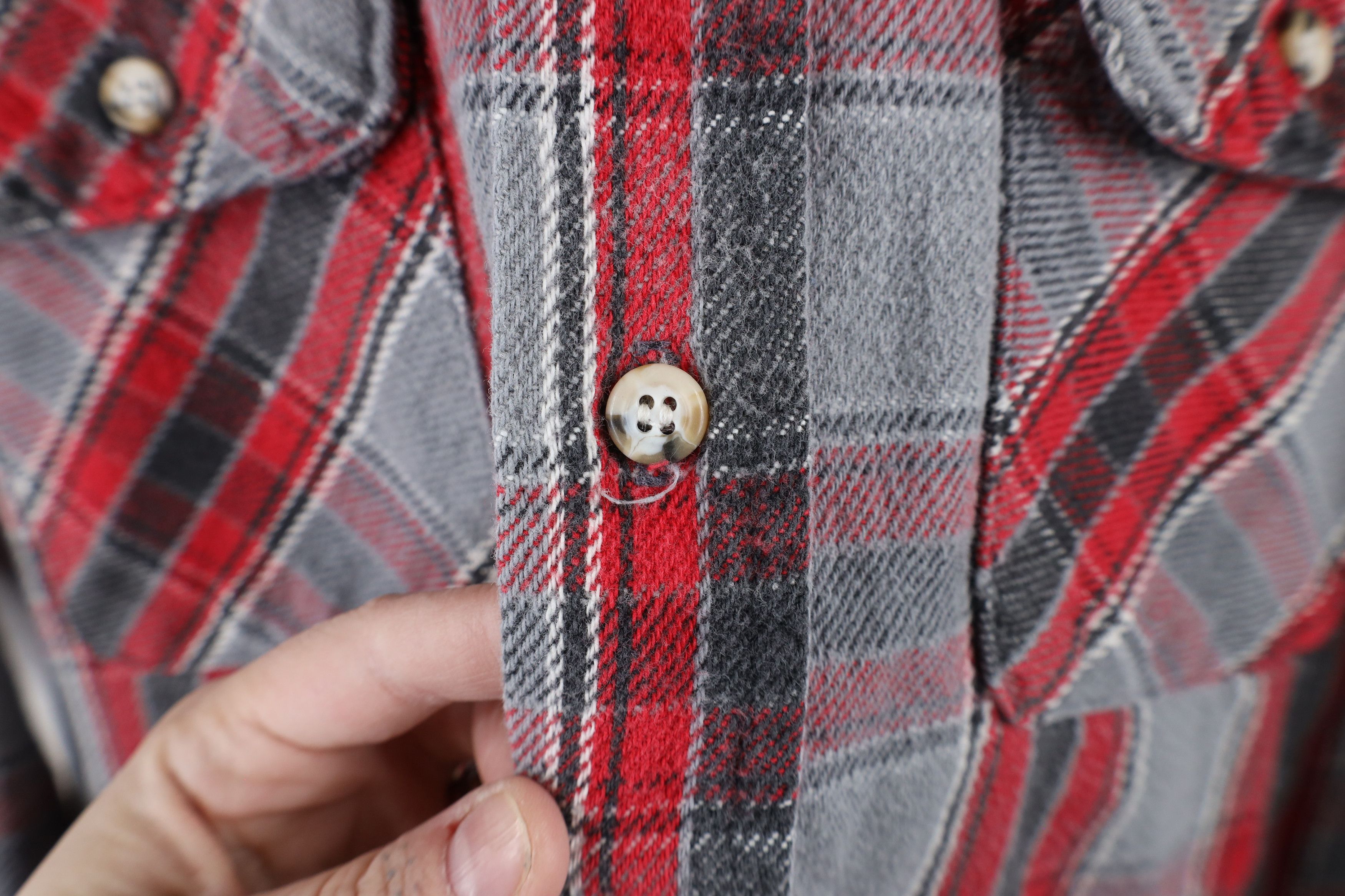 Vintage Vintage 90s Streetwear Heavyweight Button Shirt Plaid Size US L / EU 52-54 / 3 - 6 Thumbnail