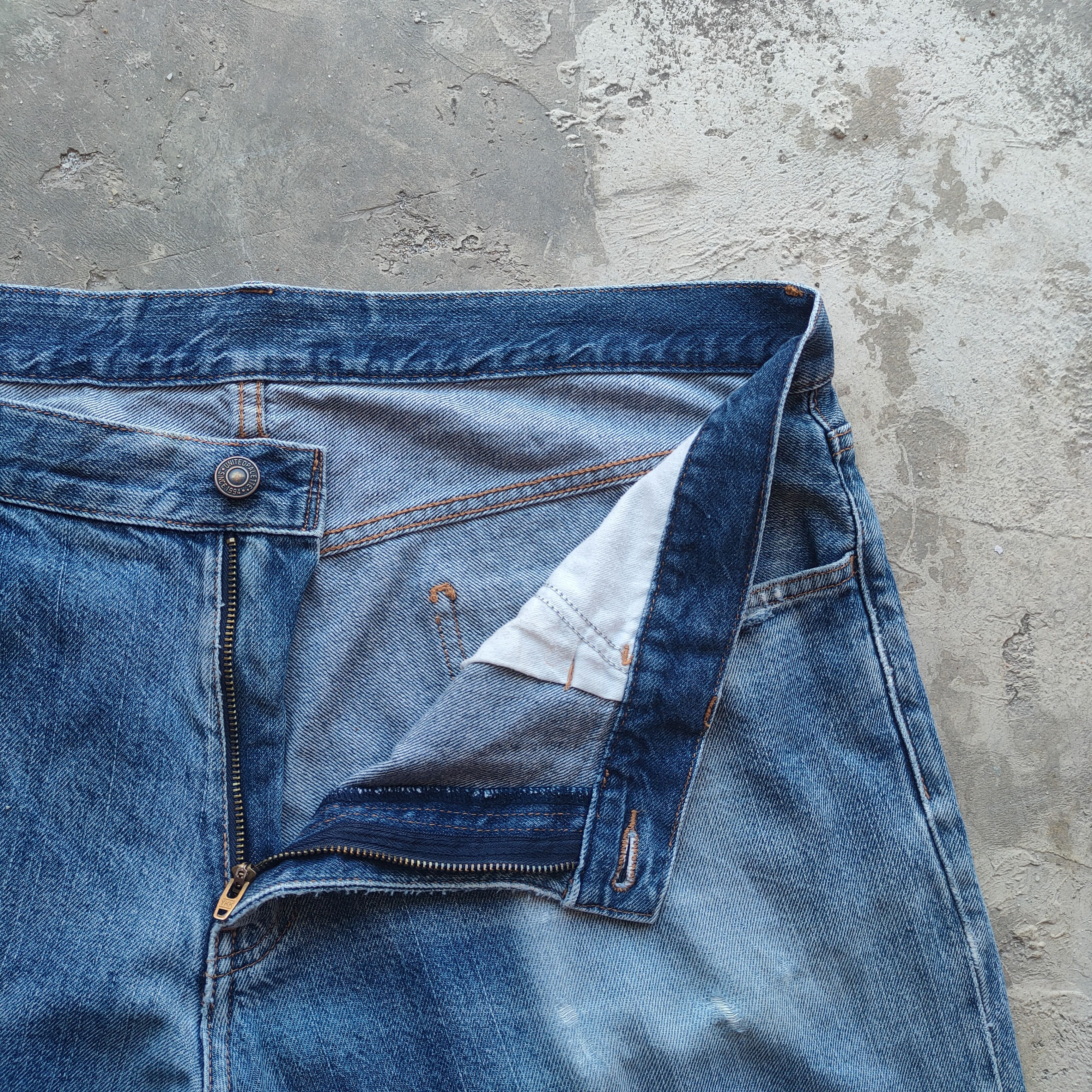Japanese Brand W38 VINTAGE JAPANESE FADED DISTRESSED JEANS PANTS Size US 38 / EU 54 - 6 Thumbnail