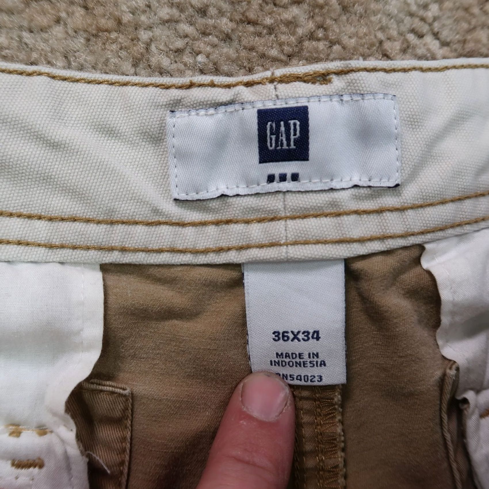 Gap Gap Cargo Pants Men’s 36x34 Beige Straight Leg Baggy Streetwear Pants Mens Regular Vintage: No, 36x34? Size US 36 / EU 52 - 4 Thumbnail