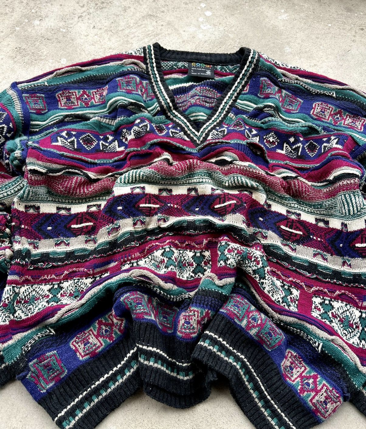 Coogi RARE VINTAGE COOGI V NECK SWEATER Size US L / EU 52-54 / 3 - 2 Thumbnail