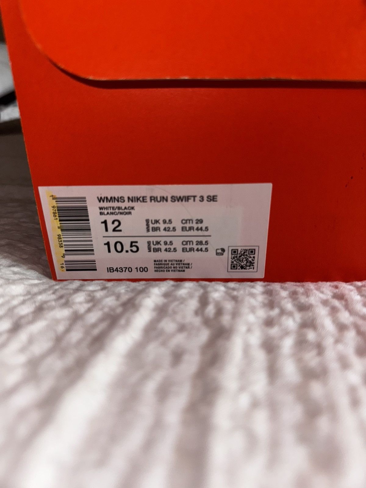 Nike Women’s 12 nike run swift 3 Size US 12 / IT 42 - 7 Thumbnail