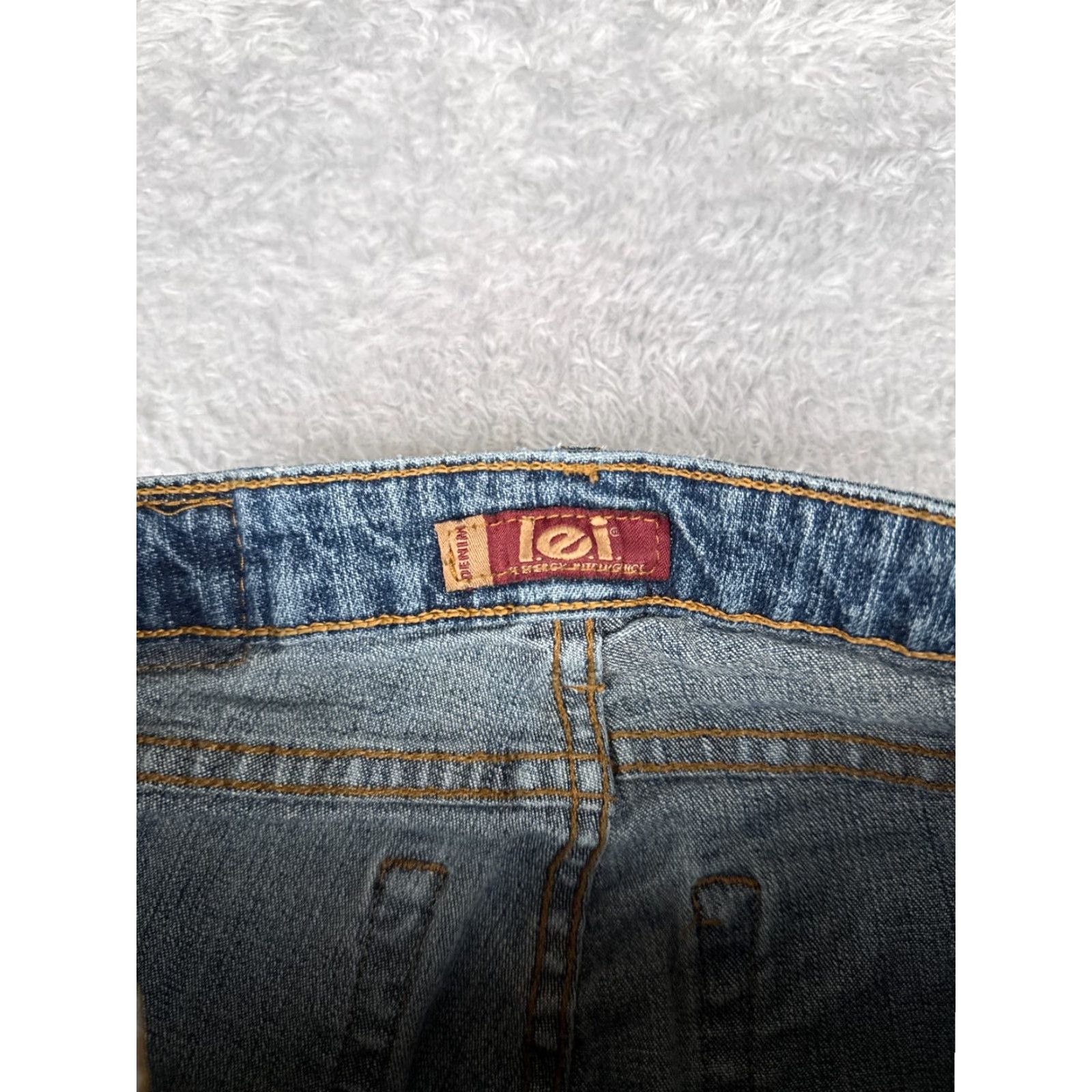 Vintage LEI Jeans Juniors 5 Blue Denim Flared Low Rise Cotton Blend 27x30 Size 27" / US 4 / IT 40 - 6 Thumbnail