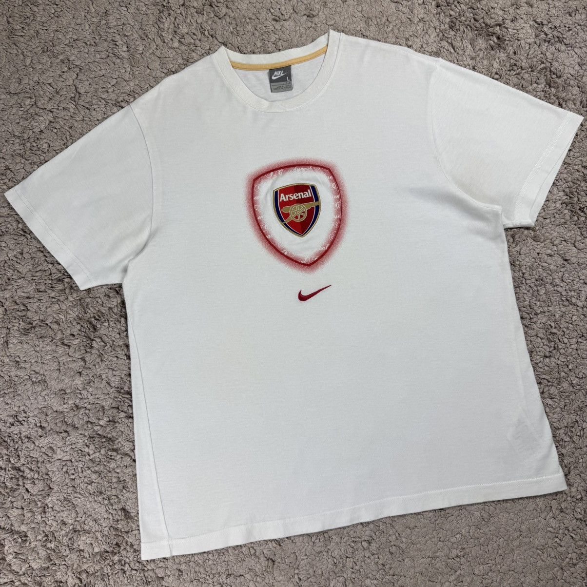 Nike Vintage Nike Arsenal Centre Logo T-shirt Size US L / EU 52-54 / 3 - 3 Thumbnail