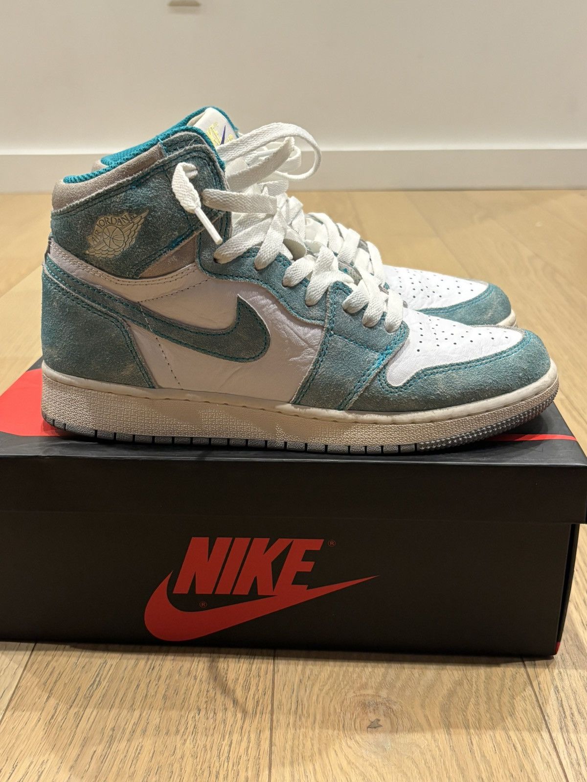 Jordan Brand Air Jordan 1 Retro High OG Turbo Green Size US 6.5 / IT 36.5 - 2 Thumbnail