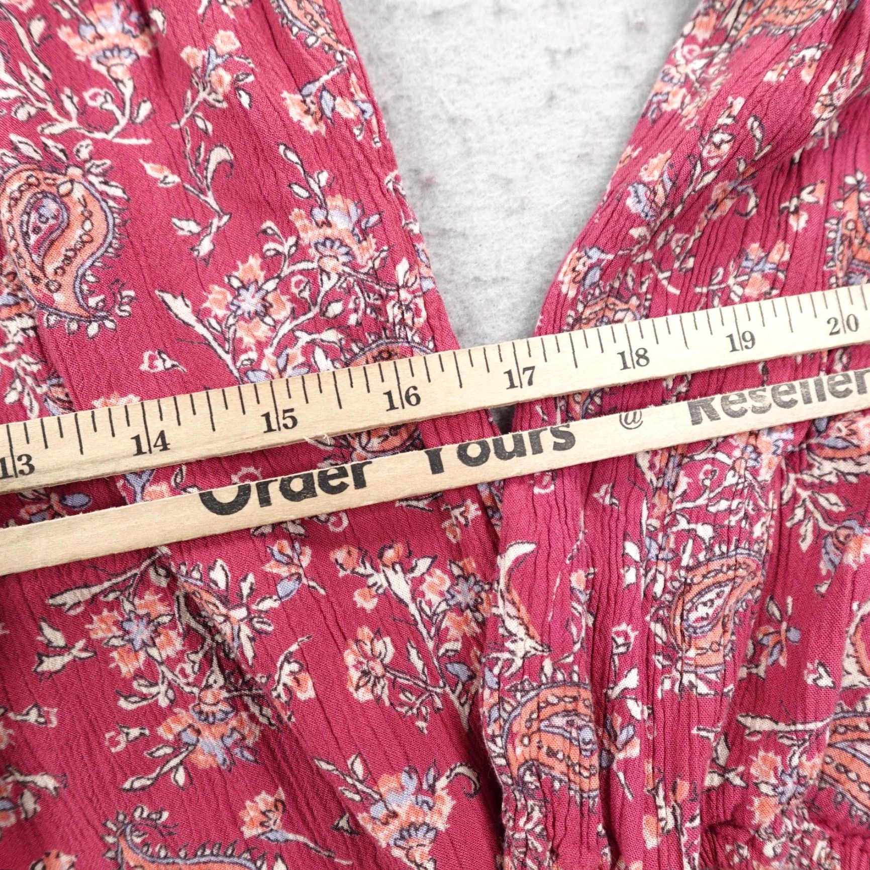 Abercrombie & Fitch Abercrombie & Fitch Shirt Womens Small Pink Paisley Off Shoulder Peasant Top Size S / US 4 / IT 40 - 6 Thumbnail