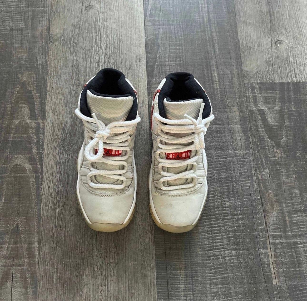 Nike NIKE • JORDAN 11 GS Retro “2018 Platinum Tint” (5M) Size US 5 / EU 37 - 3 Thumbnail