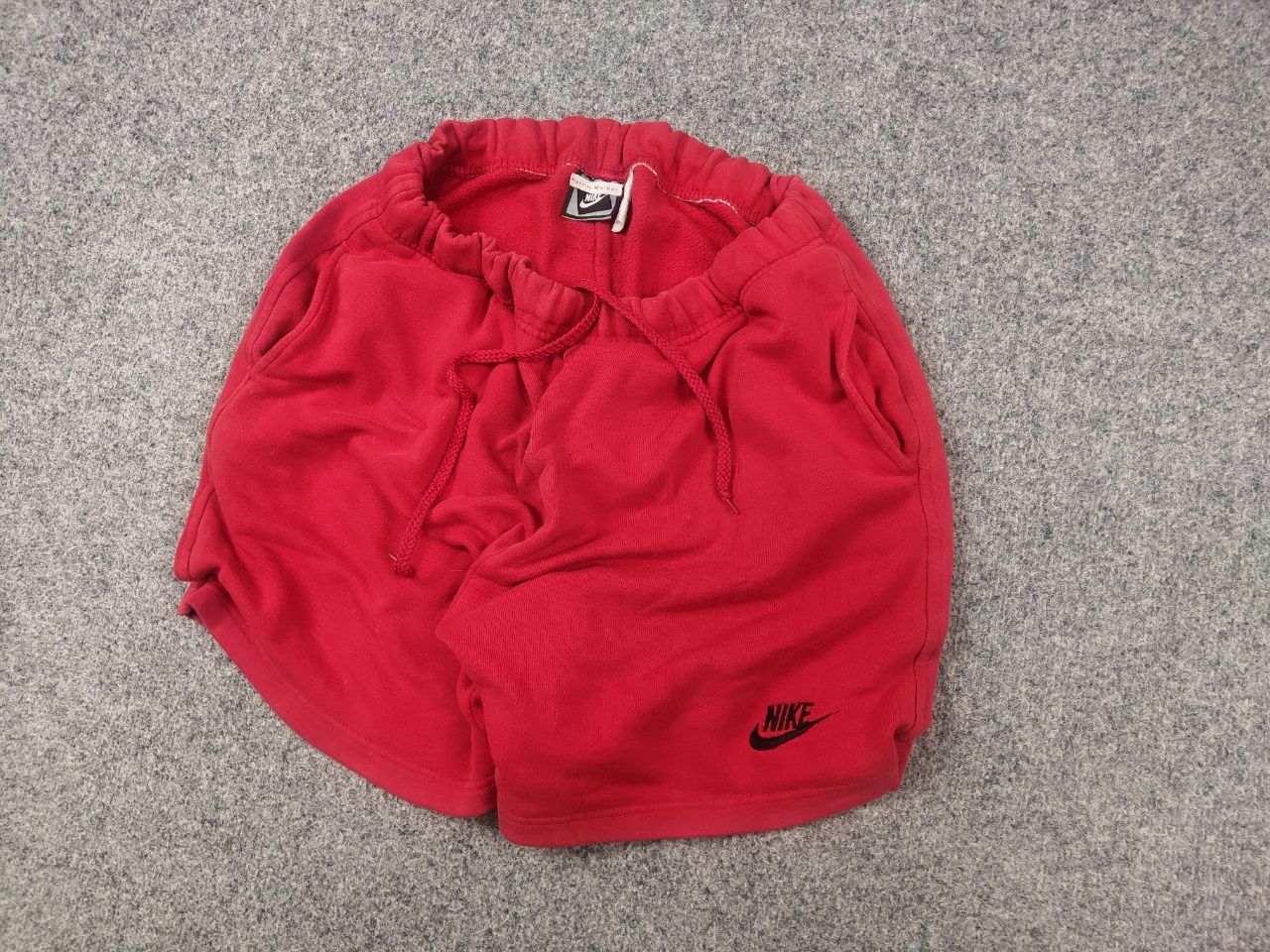 Nike Vintage 80's Nike Swoosh Logo Red Cotton Casual Shorts USA Size US 34 / EU 50 - 3 Thumbnail