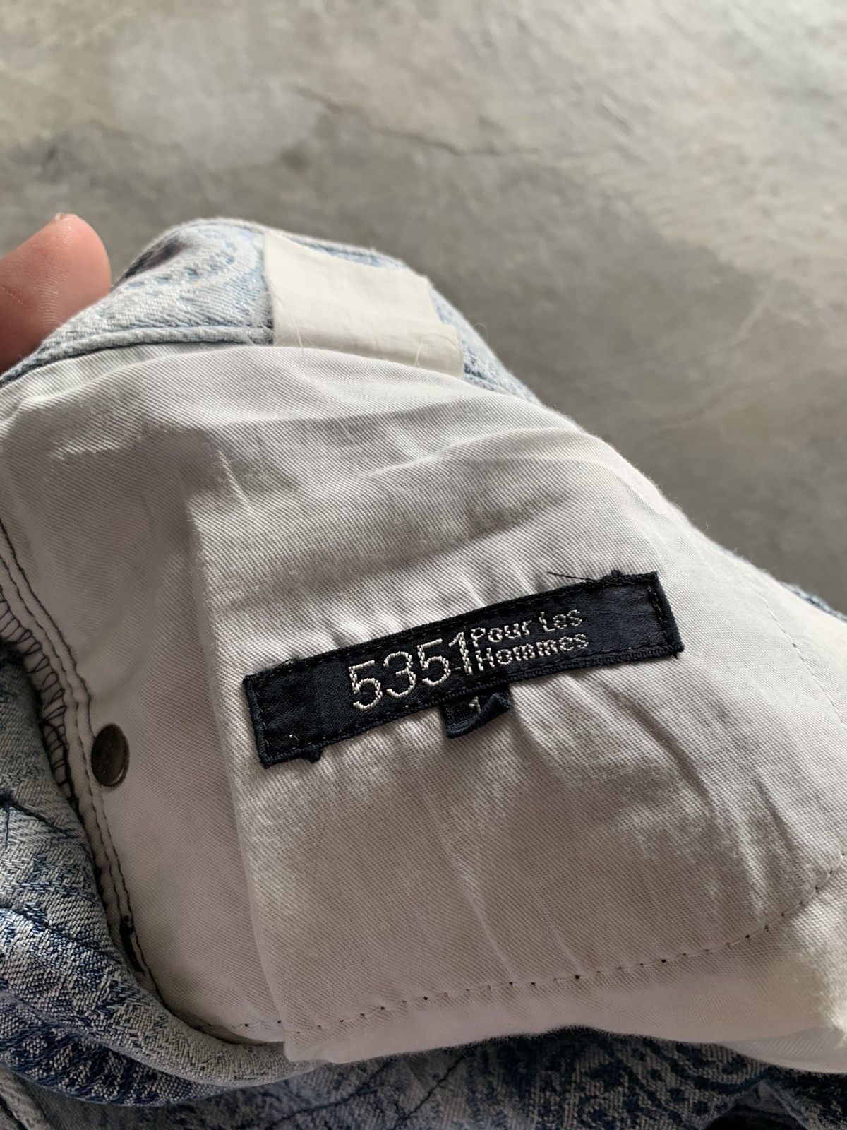 5351 POUR LES HOMMES insane 5351 pour les hommes Flared washed paisley jeans Size US 29 - 7 Thumbnail