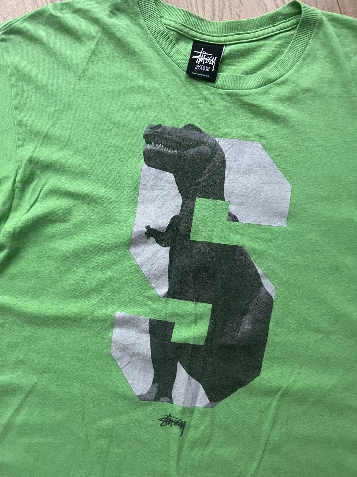 Stussy 00’s STUSSY DINO T-REX DISTRESSED Y2K TEE RARE Size US M / EU 48-50 / 2 - 4 Thumbnail