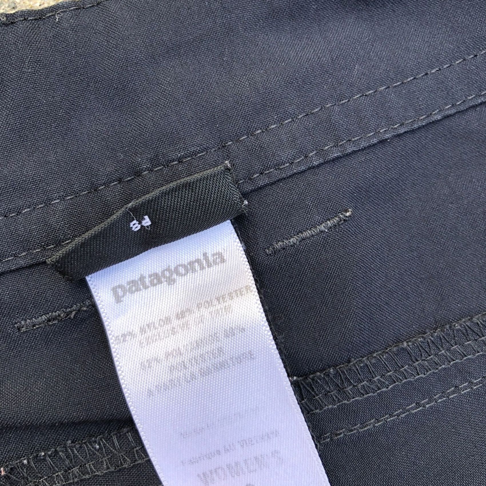 Patagonia Vintage Patagonia Hiking Cropped Pants Women's 8 Black Nylon Outdoors Wide-Leg Pants Womens 8 Black Nylon Outdoors Wide-Leg Size 30" / US 8 / IT 44 - 5 Thumbnail