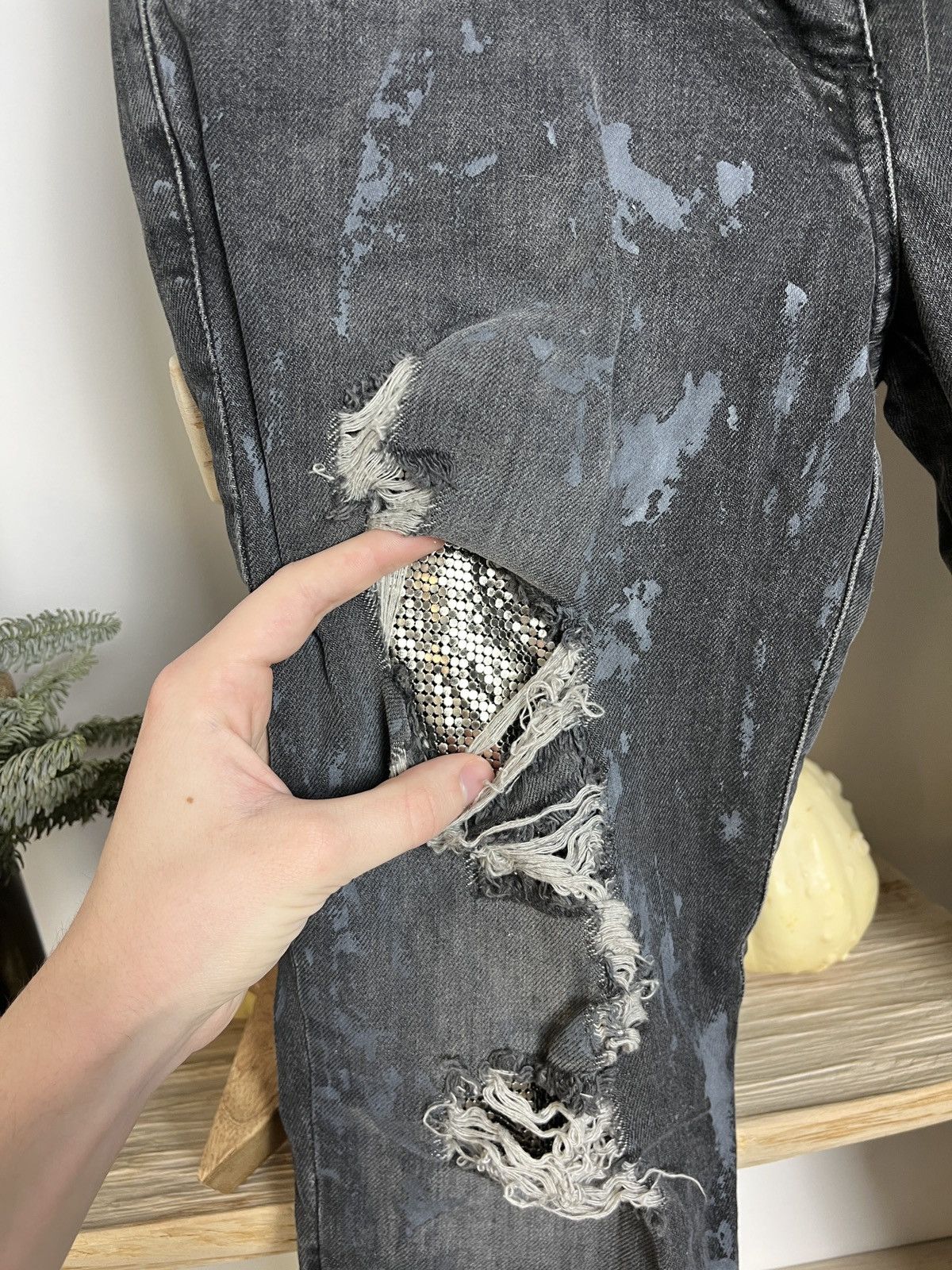 Balmain Balmain SS09 chain mail painter jeans by Christophe Decarnin Size 28" / US 6 / IT 42 - 2 Thumbnail