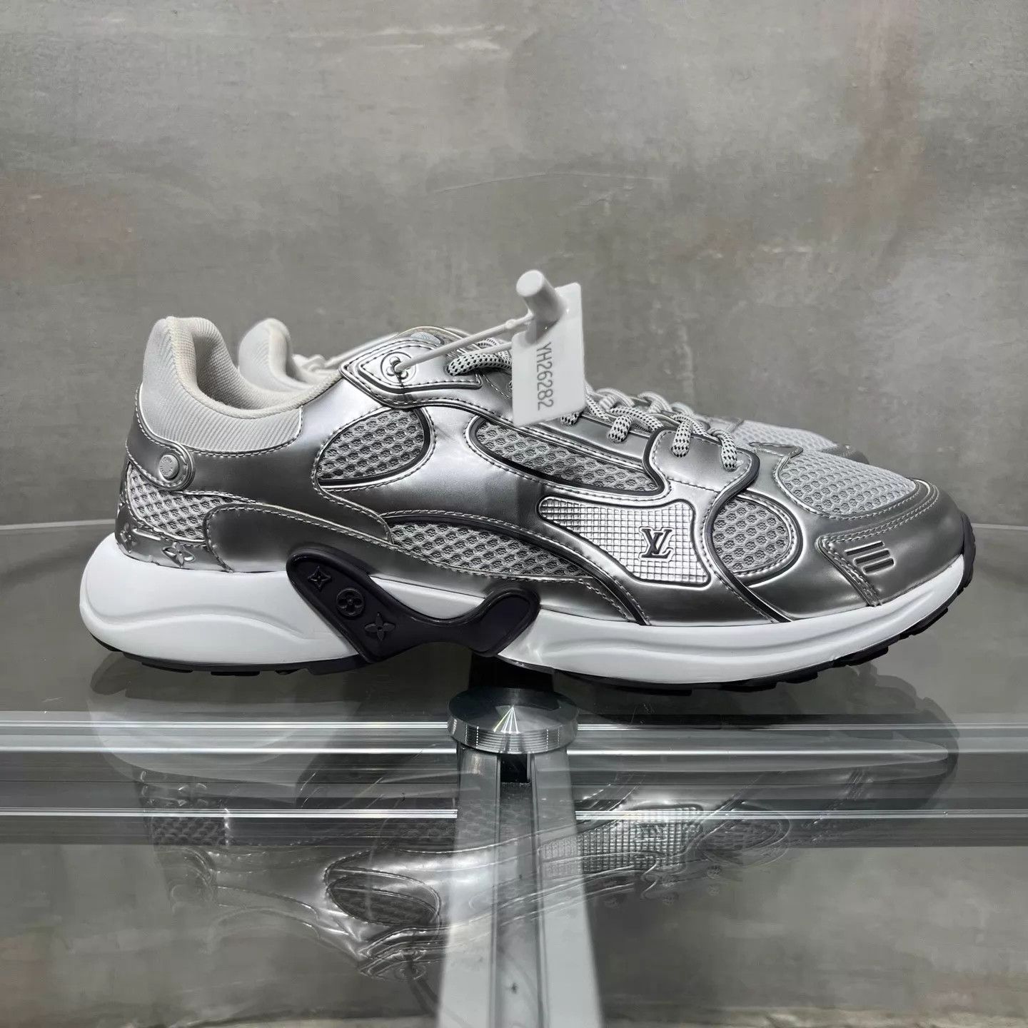Louis Vuitton LV Olympia 'Silver Horn King' Sneakers UK7 41 YH26281 Size US 8 / EU 41 - 4 Thumbnail